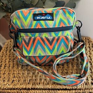 Kavu Chevron zig zag Crossbody mini 7x7 adjustable removable strap Bag purse
